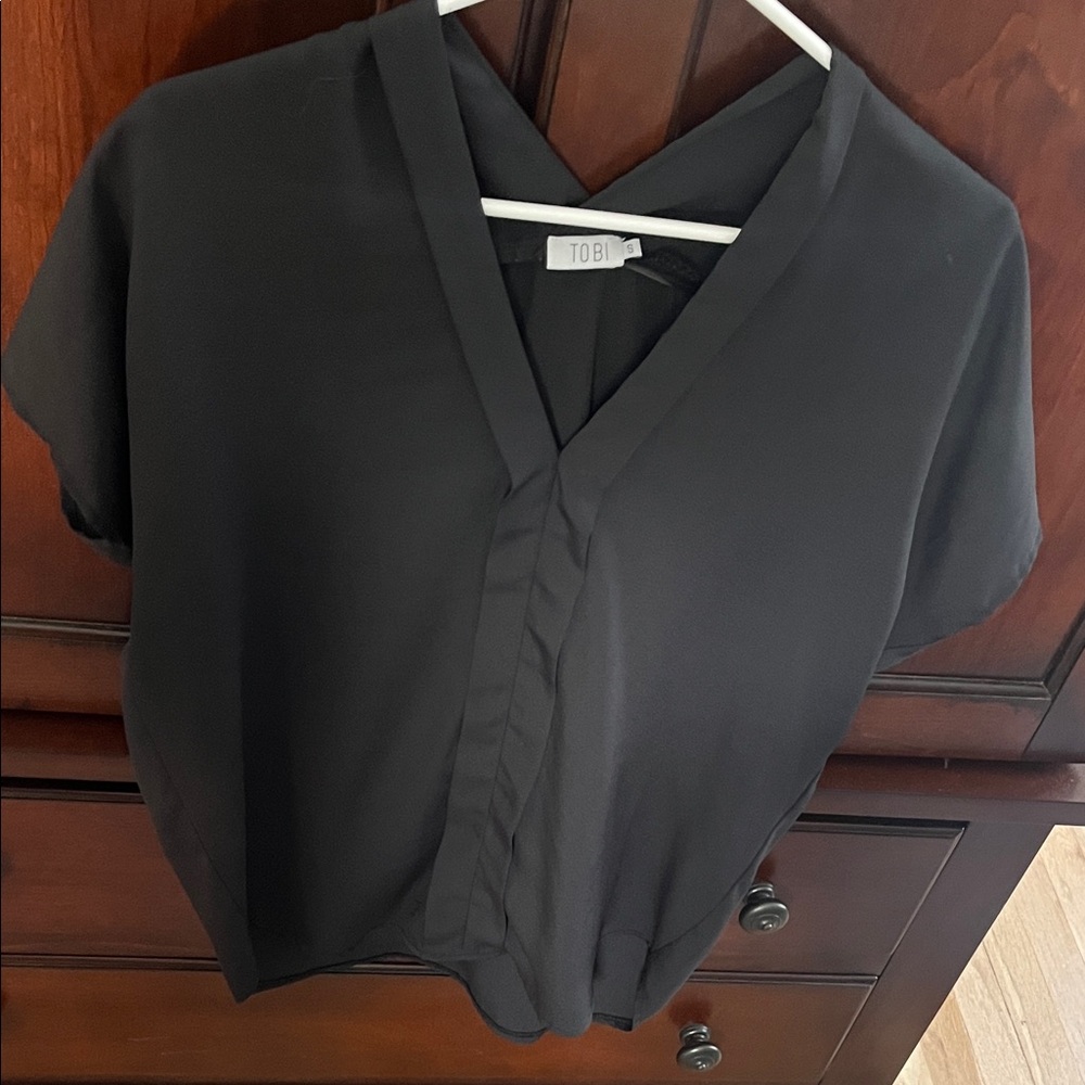 Tobi Elegant Black Blouse